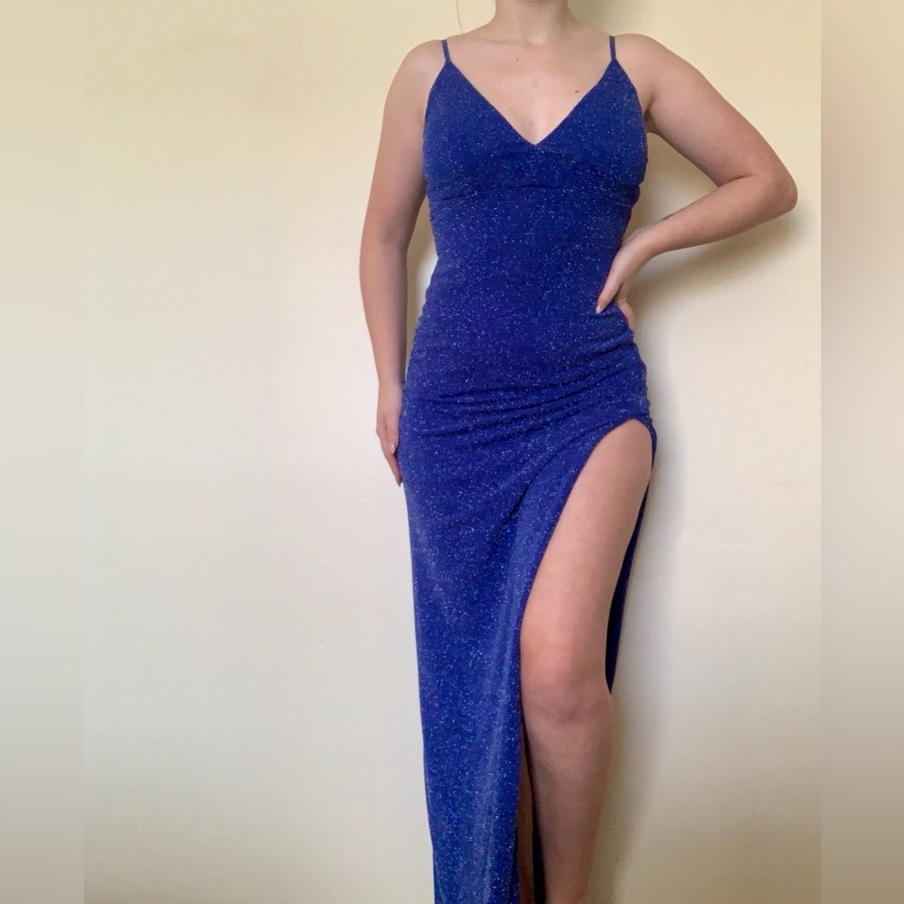 Emerald Sundae Blue Maxi Dress With a Deep V Neckline and a High Leg Slit
Size:M